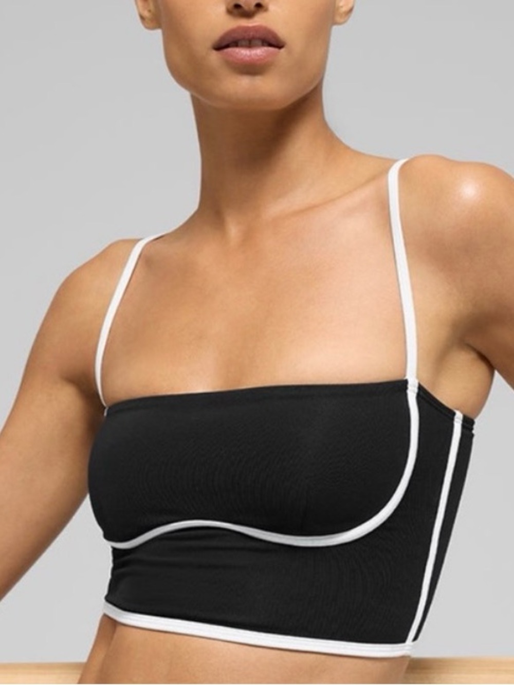 Alo Yoga Airbrush Streamlined Bra Tank Crop Top Black White Contrast Trim S